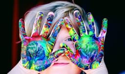 Bambini durante una lezione di Movimento Creativo