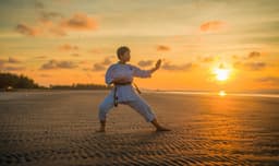 Allievi durante una lezione di Karate